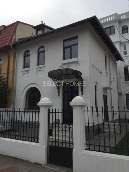 Vila renovata cu 8 camere si curte proprie de inchiriat *Aviatorilor* - 58