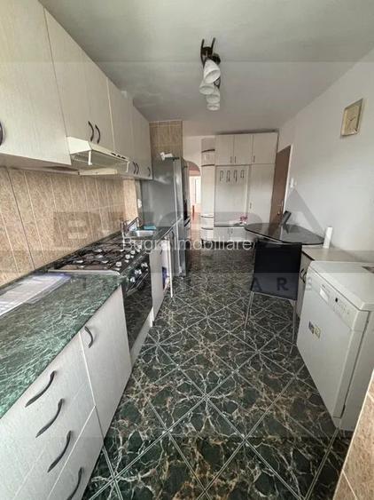 Apartament cu 4 camere, 76 mp, decomandat, zona Piata Flora