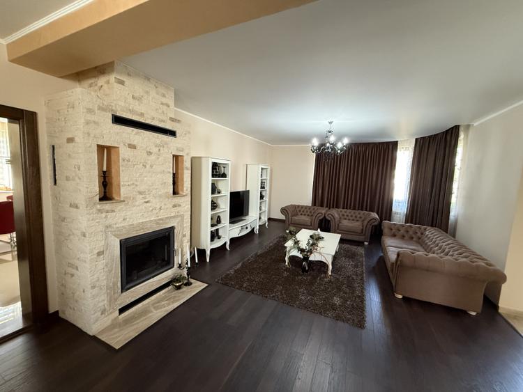 VILǍ CU PISCINǍ | 200 MP UTILI | 5 camere | ZONĂ EXCLUSIVISTĂ