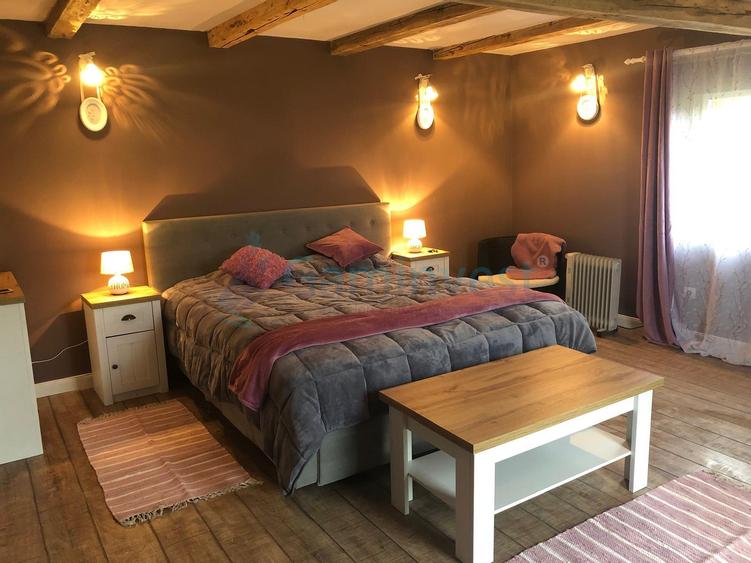Casa de vacanta cu 4 camere, de vanzare, in Zece Hotare , judet Bihor
