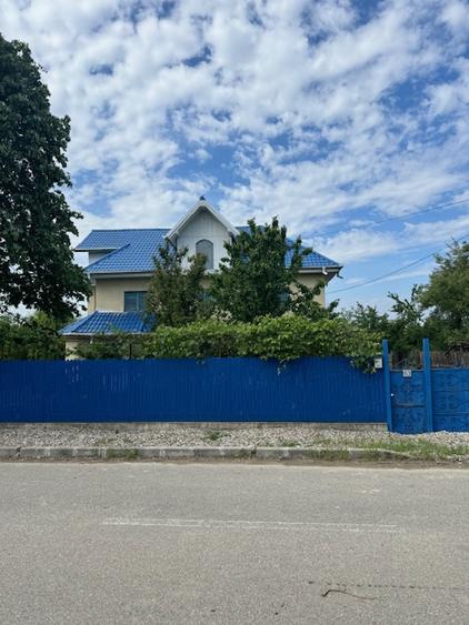 Casa cu etaj de vanzare sat Beresti, com. Sascut, jud. Bacau