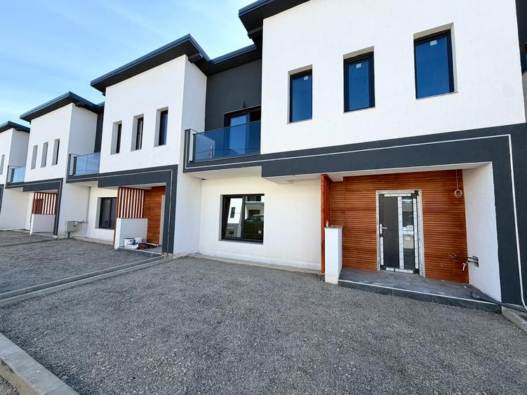 Apartament 4 camere 2 bai 93mp Parcare Capat Pacurari Valea Lupului