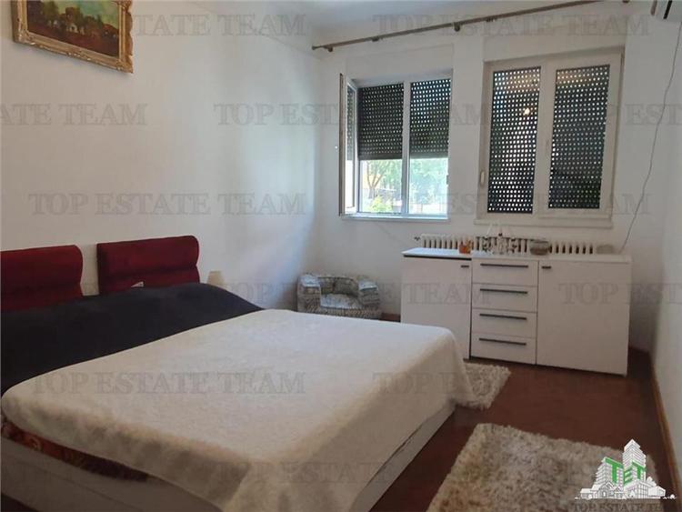 Spatiu extins central Liceul Mircea si Mare Constanta