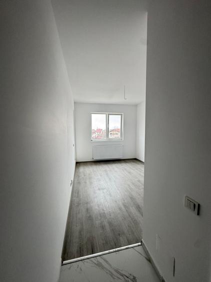 GARSONIERA DECOMANDATA-BLOC DE 3 ETAJE FINALIZAT-GATA DE MUTARE