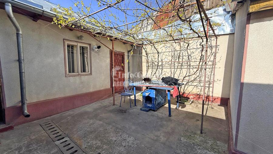 | Casa 2 camere | Curte: 134 mp + Garaj | Strada Cezar | - 2