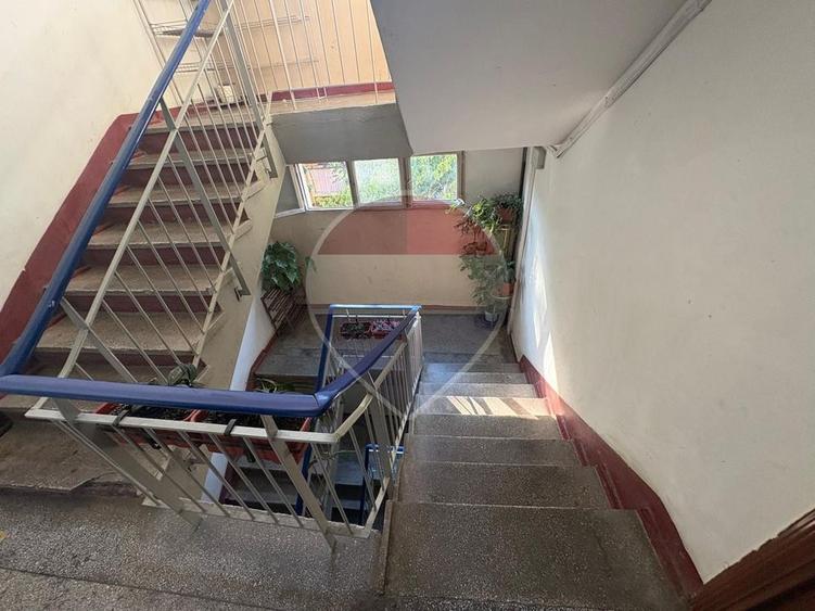 Apartament cu 2 camere de vânzare în zona Rogerius