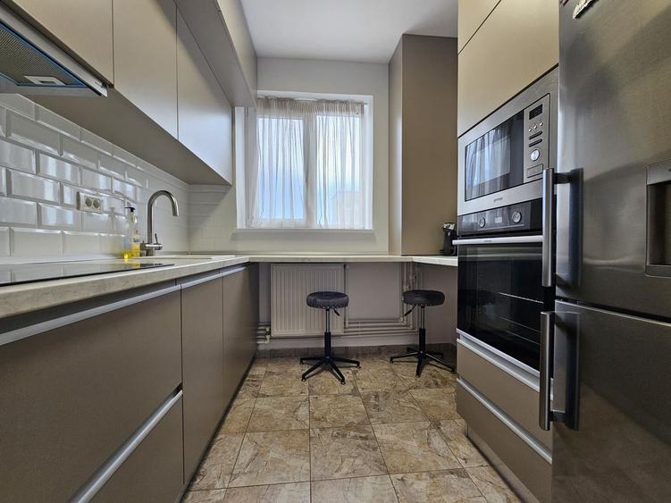 Apartament modern cu 3 camere, vedere la mare, chiar lângă Cazino