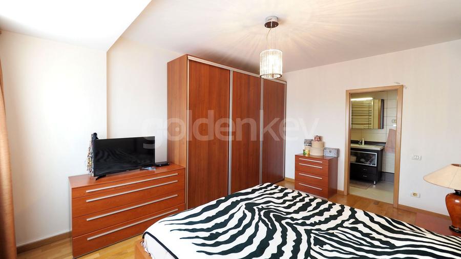 Penthouse duplex cu 5 camere | 250sqm | 2 garaje | terasa 55mp