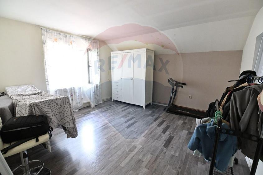 P+E+M cu 13 camere, Bariera Valcii in proximitatea Spitalului Regional