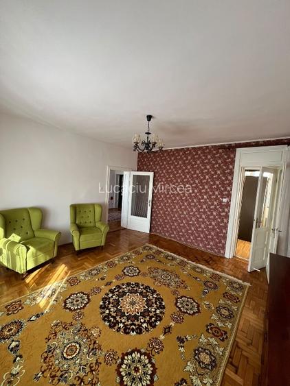Proprietar - Apartament de inchiriat, 3 camere decomandate, parcare, Magheru - 16