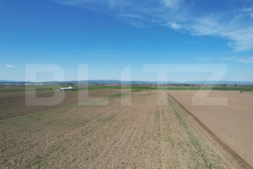 Teren extravilan , 22300MP, zona Prejmer