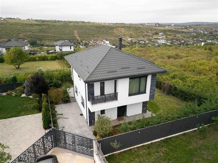 Vila individuala de vanzare in Visan ,eleganta, confort si panorama spectaculoas
