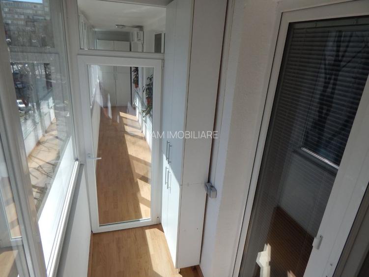 AP. 2 CAMERE- P-TA SUDULUI, BLOC REABILITAT, PARCARE, METROU 8 MN - 8
