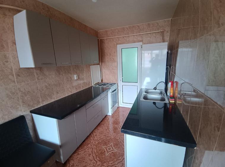 Apartament 4 camere zona Casa Cartii