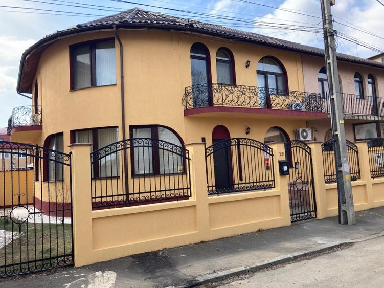 Vila de inchiriat ca locuinta sau birou in Rosu-Chiajna langa padure