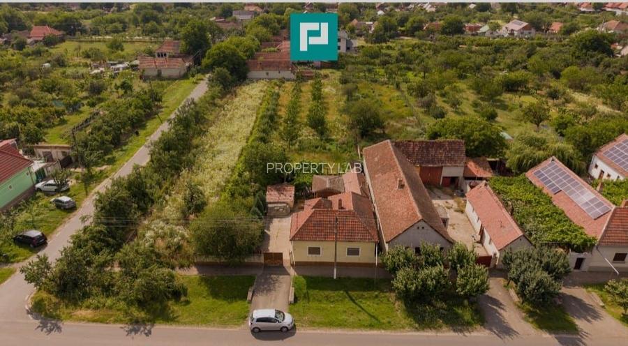 Casa în Cuvin la poalele dealului - 3