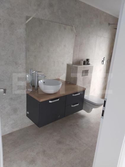 Penthouse 200 mp utili, 400 mp terasa, 2 garaje, 1 parcare, zona Baciu