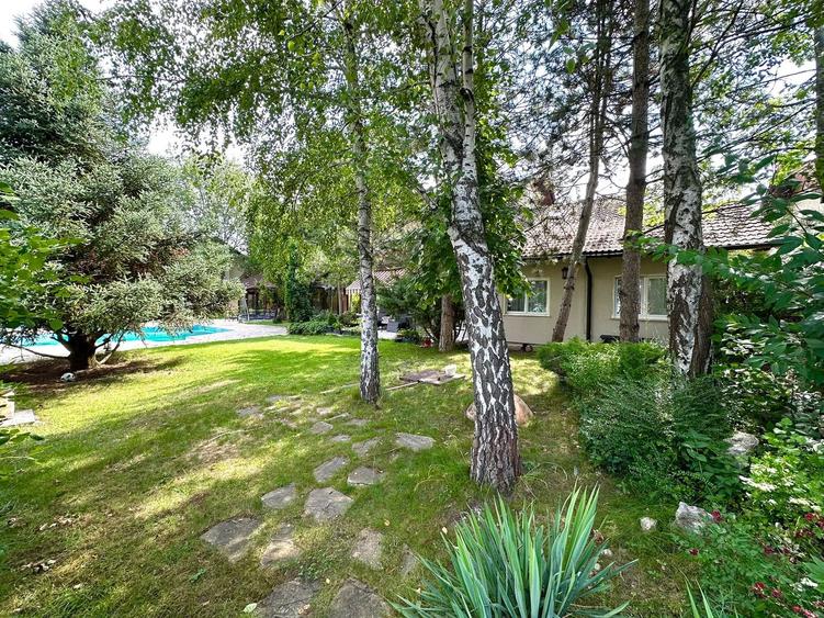 CORBEANCA - PARADISUL VERDE, VILA DEOSEBITA 5 CAMERE, PISCINA/GARAJ