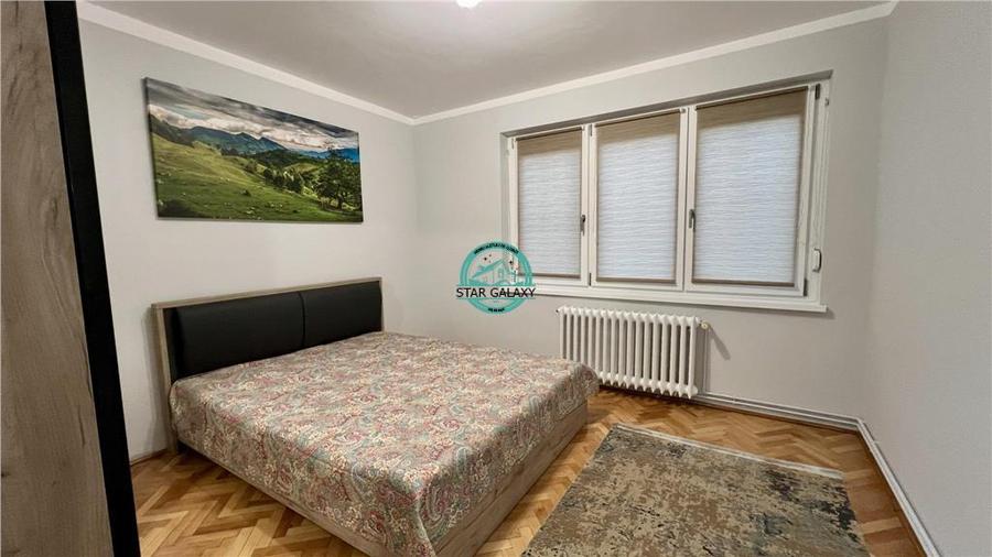 Inchiriez apartament cu 4 camere, complet mobilat zona Ultracentrala