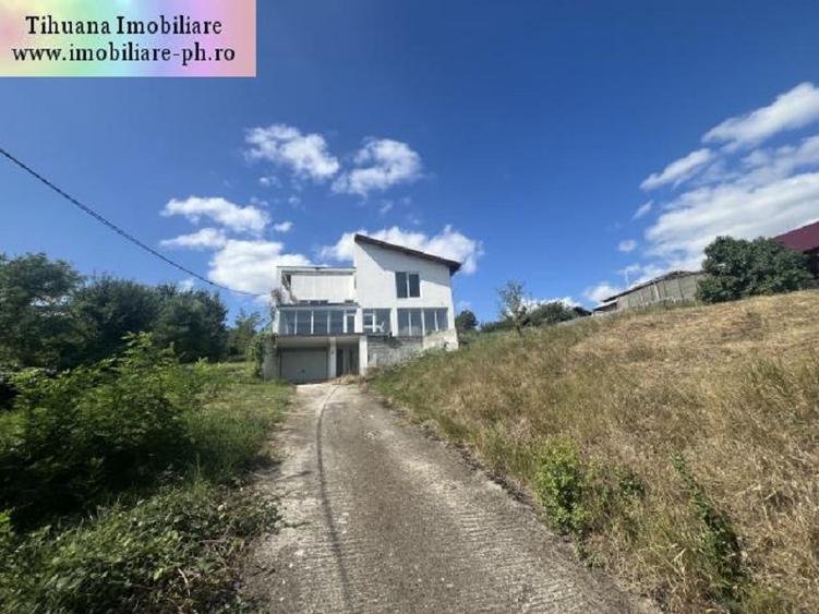 Tihuana Imobiliare:Vila de vanzare-Valenii de Munte(teren 2736 mp)