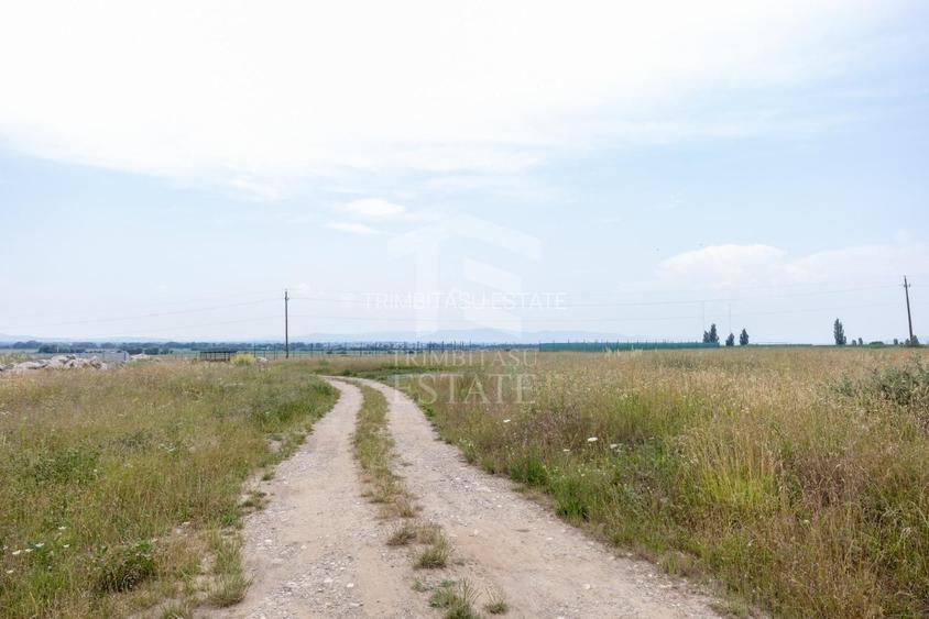 Sanpetru |Teren intravilan 733mp | 3 fronturi stradale - 10