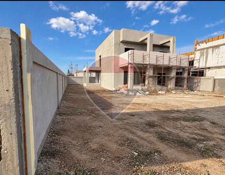 Casă / Vilă  de lux, cu piscina, 4 camere, zona rezidentiala