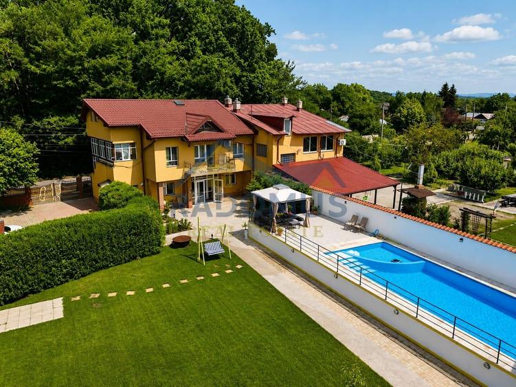 Proprietate Premium | 2 Case | Piscină | Teren 2.000 mp | Mobilată