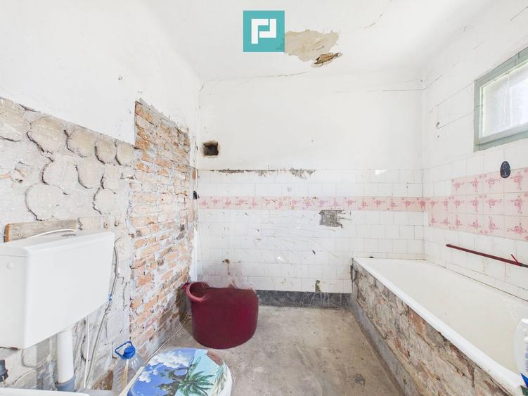 Casă cu teren de 1800 mp, în Buteni, Arad