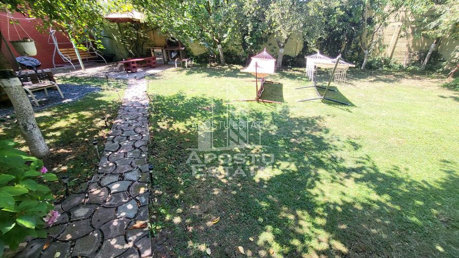 Casa individuala,4 camere,2 bai,garaj,Calea Aradului - 23