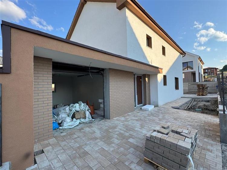 Casa Individuala + Garaj situata in Chinteni