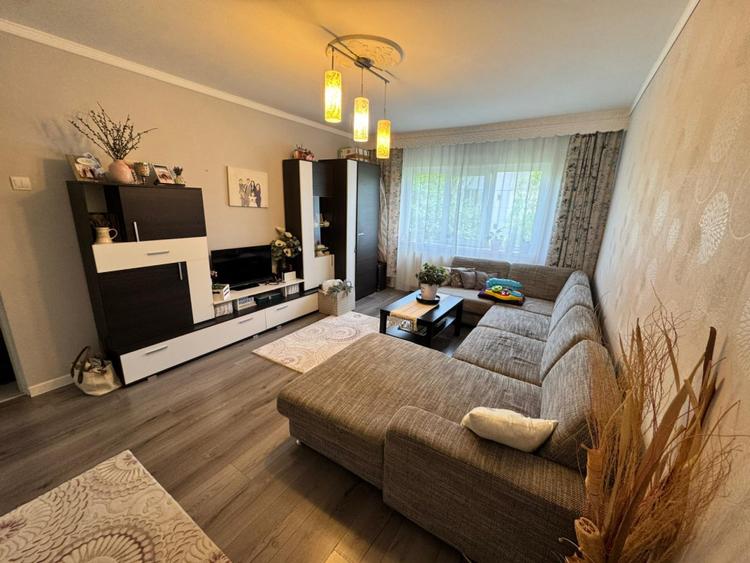 Oportunitate! 3 camere decomandate, 64 mp utili, 2 băi, boxă subsol, pret nou