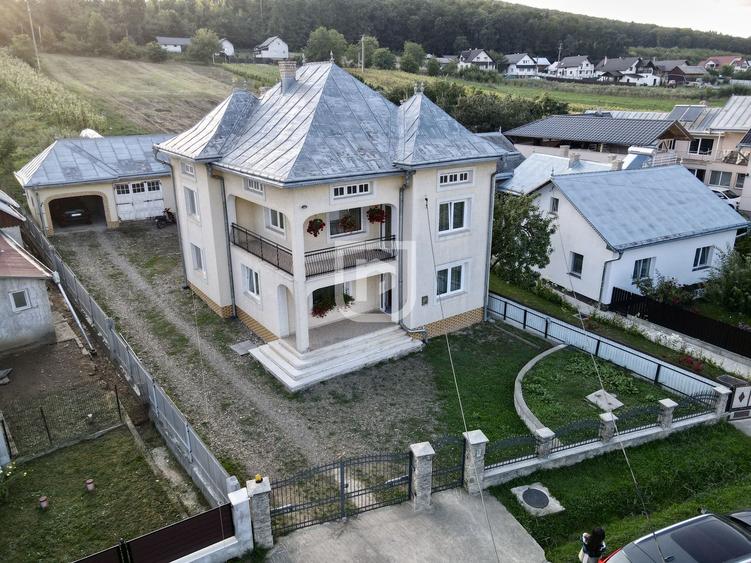 Casă 5 camere, 2.800 mp teren, Dărmănești – 13 km Suceava