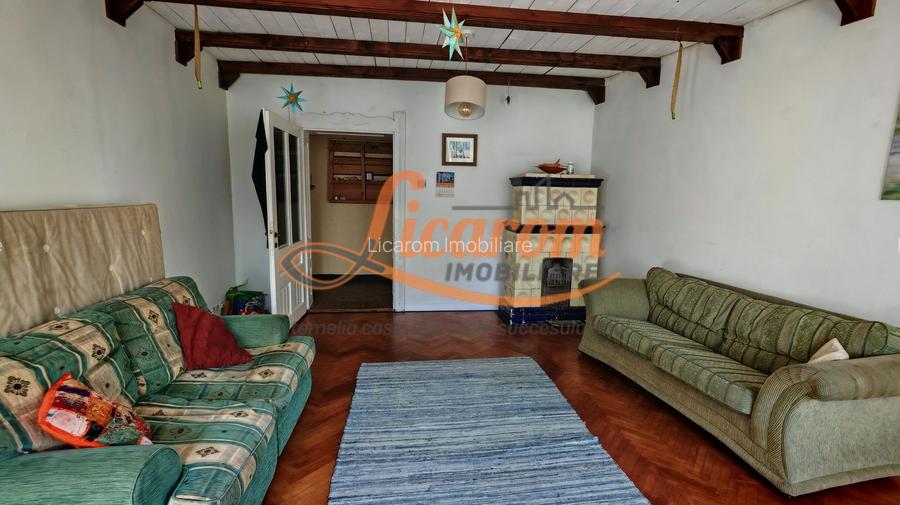 CASA SASEASCA comuna VULCAN,zona foarte buna,teren 3000 mp - 12