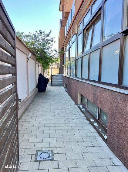 Apartament 3 camere cu curte, imobil nou