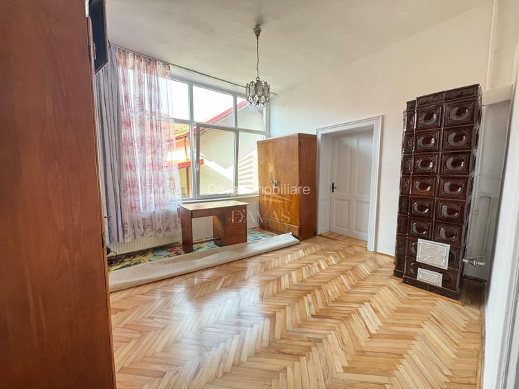 Casa individuală 4 camere + parcare inclusă in preț | Gruia - 7