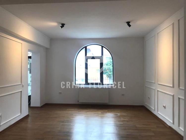 Vilă deosebită 350 mp, curte & Grădină, 2 Parcări, zona Kiseleff