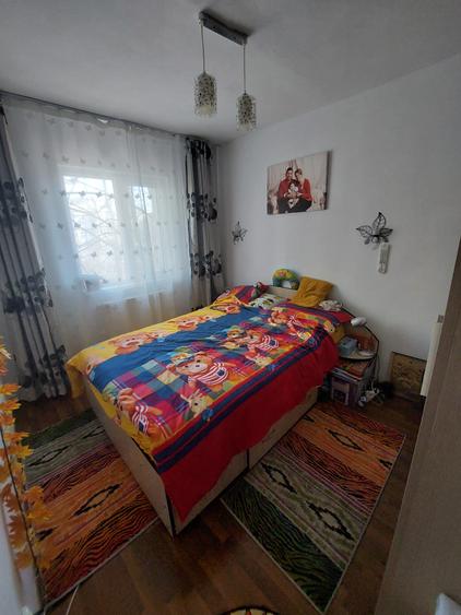 Apartament 3 camere, decomandat, etajul 3/4, zona Pacurari