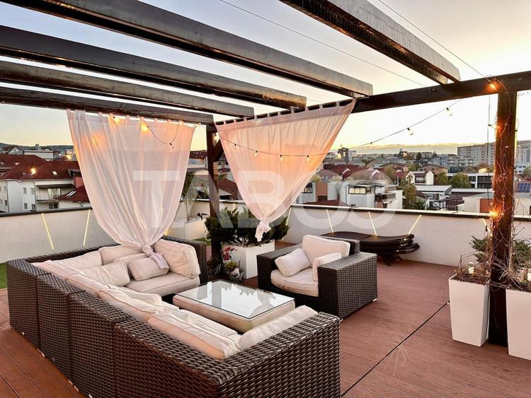 Penthouse cu 7 camere de vanzare si terasa generoasa in Buna Ziua