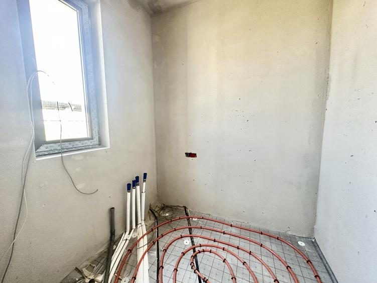 Duplex despartit prin camera tehnica | 4 camere | 115 mp utili | Drumul Boilor