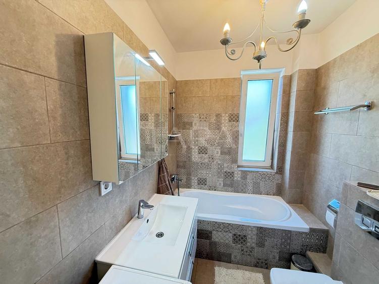 Apartament 3 camere, zona Parcul Feroviarilor