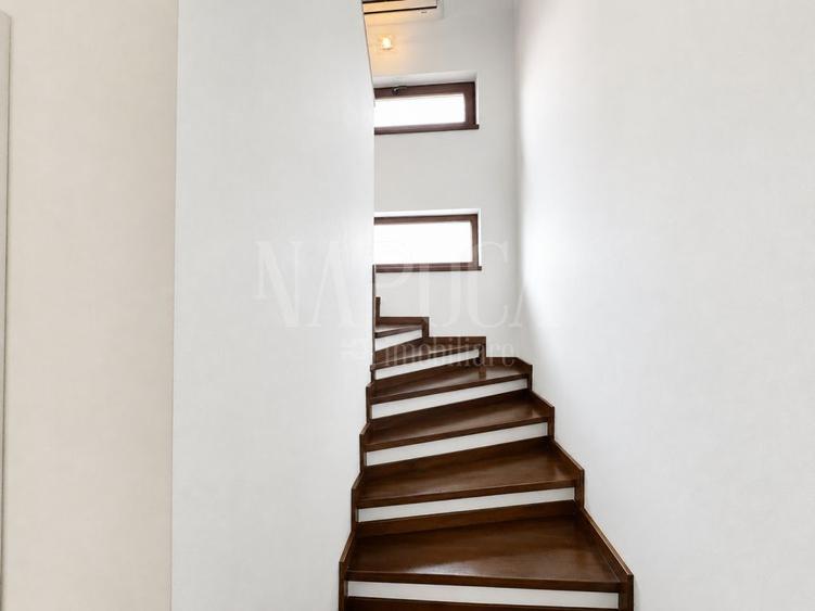 Casa 4 camere de vanzare in Floresti