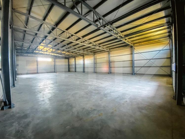Hale si clădire birouri clasa A, 3425 mp, 7350 mp teren, zona Aeroport