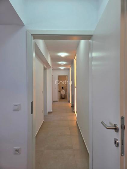 Inchiriez apartament cu 3 camere - 6