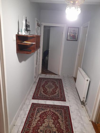 Vand 3 camere decomandate central