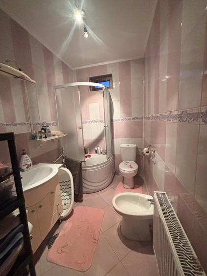 Vanzare casa cu 5 camere zona Baneasa - Jandarmeriei