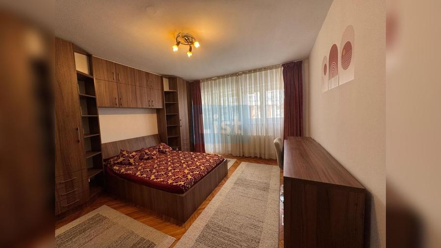 FARA COMISION ! Apartament 3 camere, parcare, Piata CIpariu