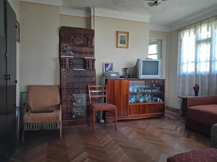 Casa 2 camere, teren 303 mp, Campina