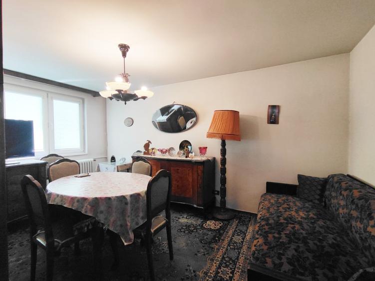 Apartament 3 camere, decomandat, zona 1 Decembrie 1918