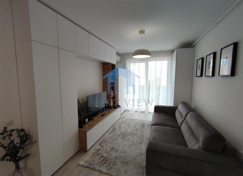 Apartament 3 camere, Horea