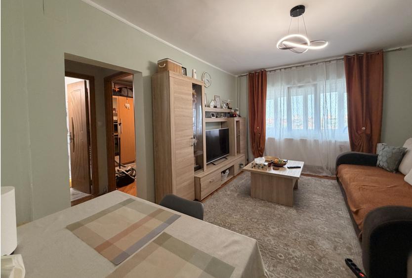 Apartament 3 camere, semidecomandat, 51 mp utili, etaj 7-Timisoara
